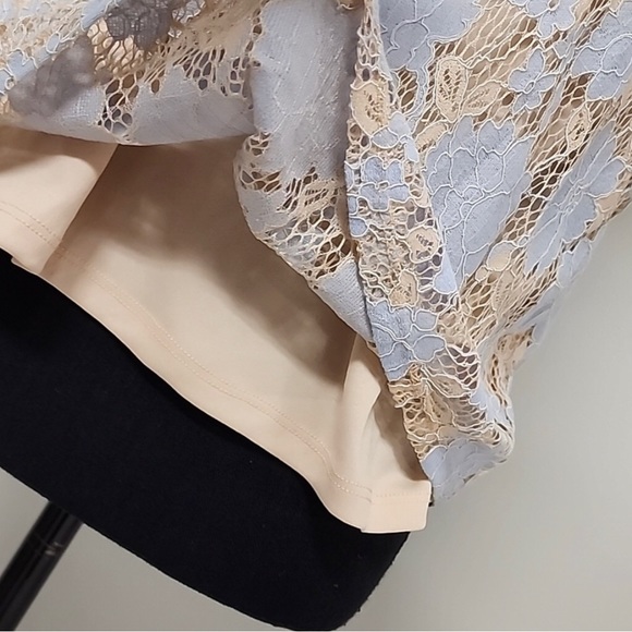 ❎💲SOLD 💲❎ NWT Nude & Periwinkle lined Floral Lace Sleeveless Blouse sz L - Picture 9 of 16
